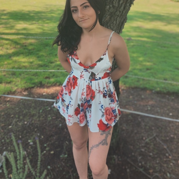 Floral romper - Picture 3 of 4